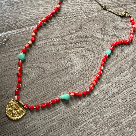 Handmade hand knotted vibrant red shaded mother of pearl layering necklace - Picture 7 of 11